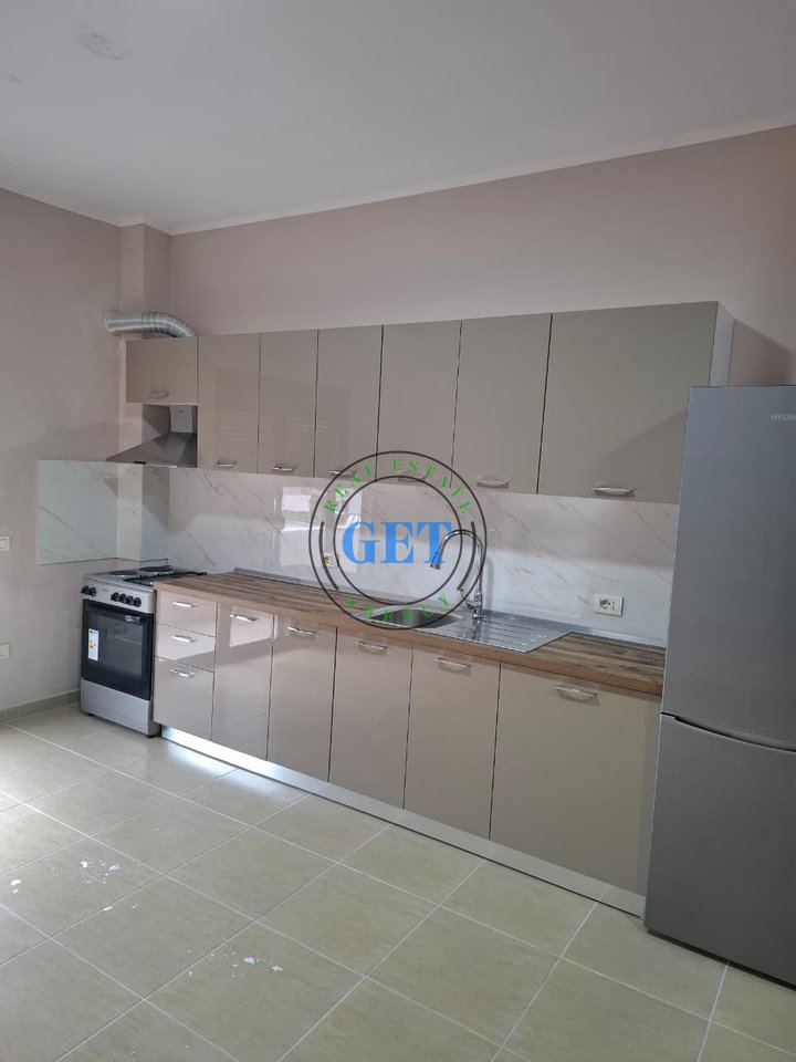 Jepet me qira Apartament 2+1 ,Stadiumi, Durrës