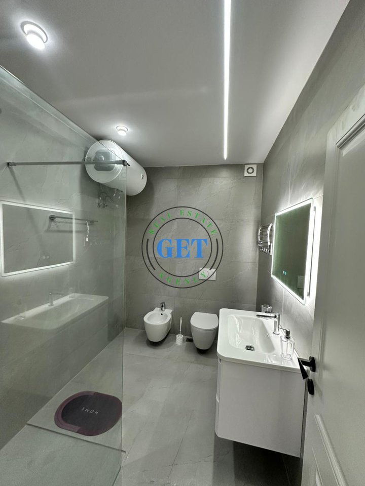 In vendita, Appartamento 3+1+2+2, Piccolo mercato industriale, Durazzo