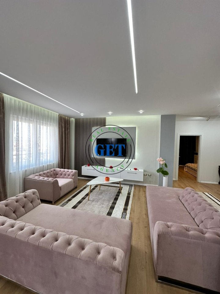 In vendita, Appartamento 3+1+2+2, Piccolo mercato industriale, Durazzo