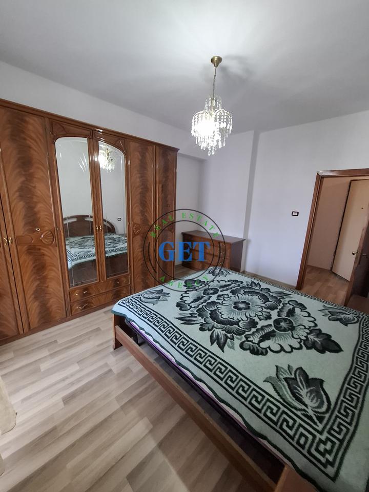 Shitet, Apartament 2+1, Tek Stacioni I Trenit, Durres!!