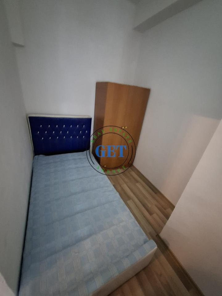 Shitet, Apartament 2+1, Tek Stacioni I Trenit, Durres!!
