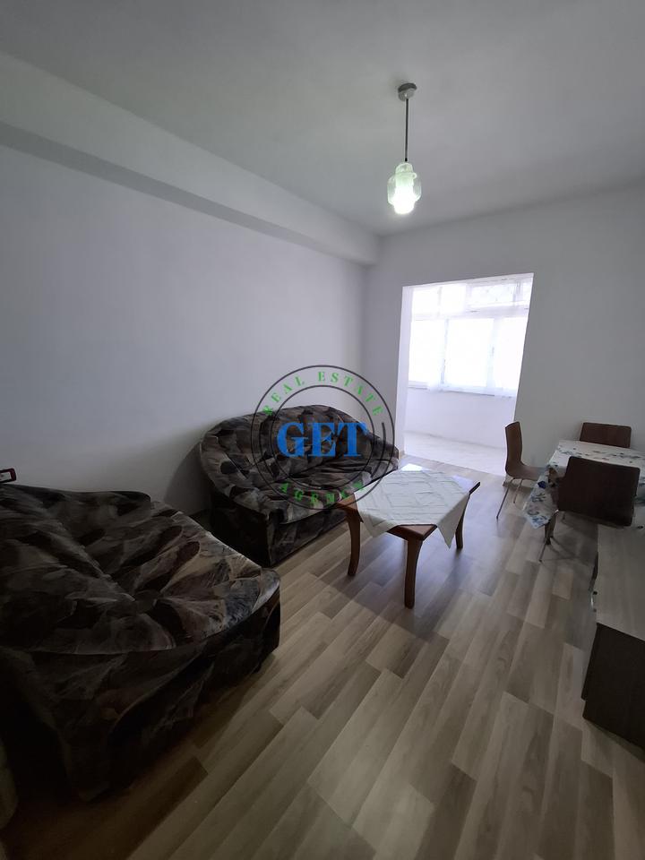 Shitet, Apartament 2+1, Tek Stacioni I Trenit, Durres!!