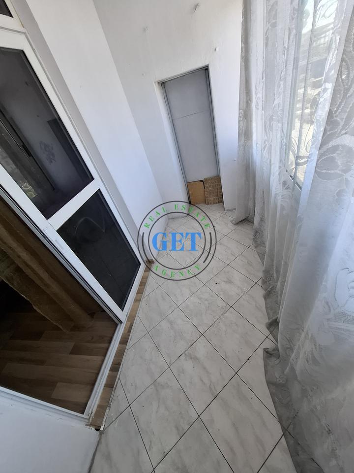 Shitet, Apartament 2+1, Tek Stacioni I Trenit, Durres!!