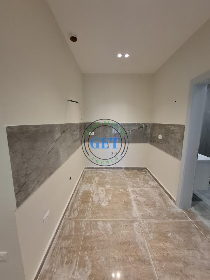 Shitet, Apartament 2+1+2, Plazh Hekurudha, Durres