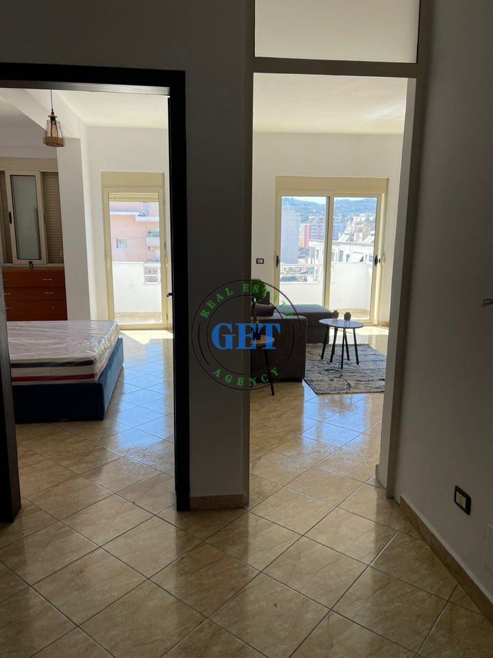 Vendesi Appartamento 1+1, presso Kazazi, vicino al Centro – Durazzo