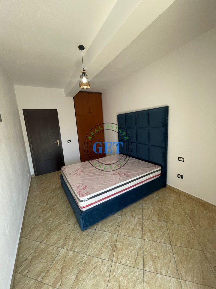 Vendesi Appartamento 1+1, presso Kazazi, vicino al Centro – Durazzo