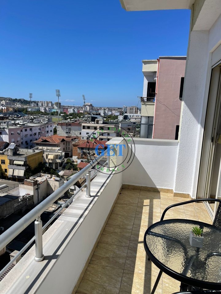Vendesi Appartamento 1+1, presso Kazazi, vicino al Centro – Durazzo
