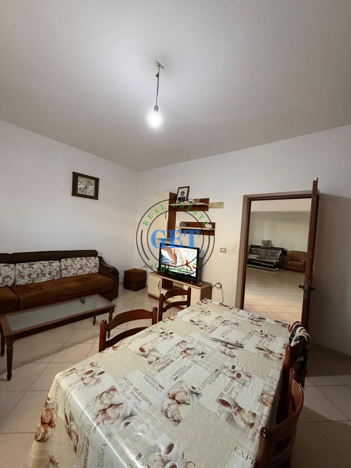 Affitto, Primo Piano di una Casa Privata, Scuola Nuova, Ex Canale, Durazzo.
