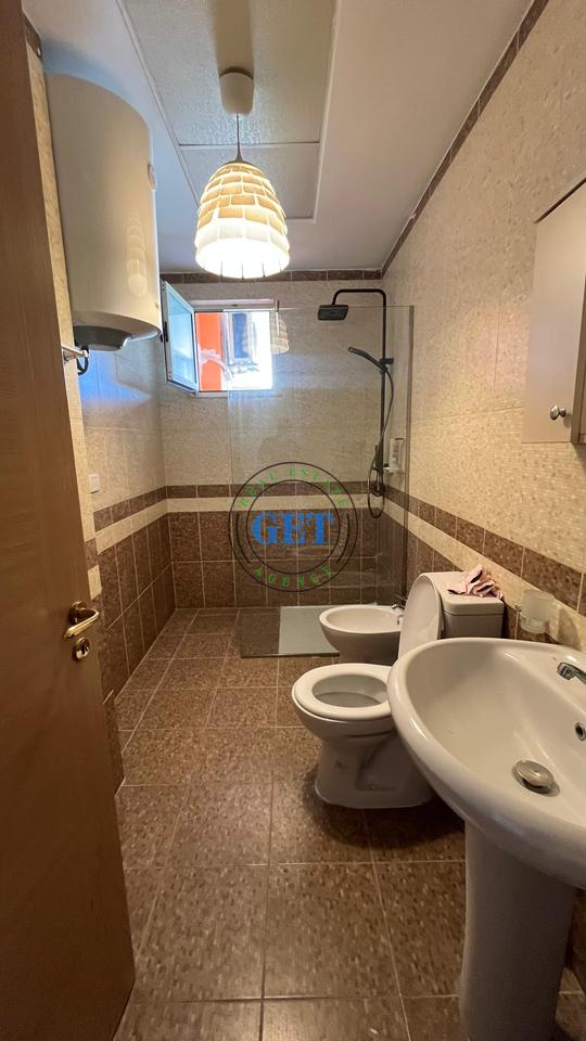 Shitet, Apartament 1+1+Verande , Tek Rotondo, Plepa,Durres.