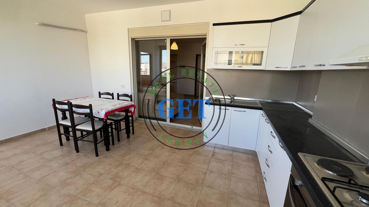 Shitet, Apartament 1+1+Verande , Tek Rotondo, Plepa,Durres.