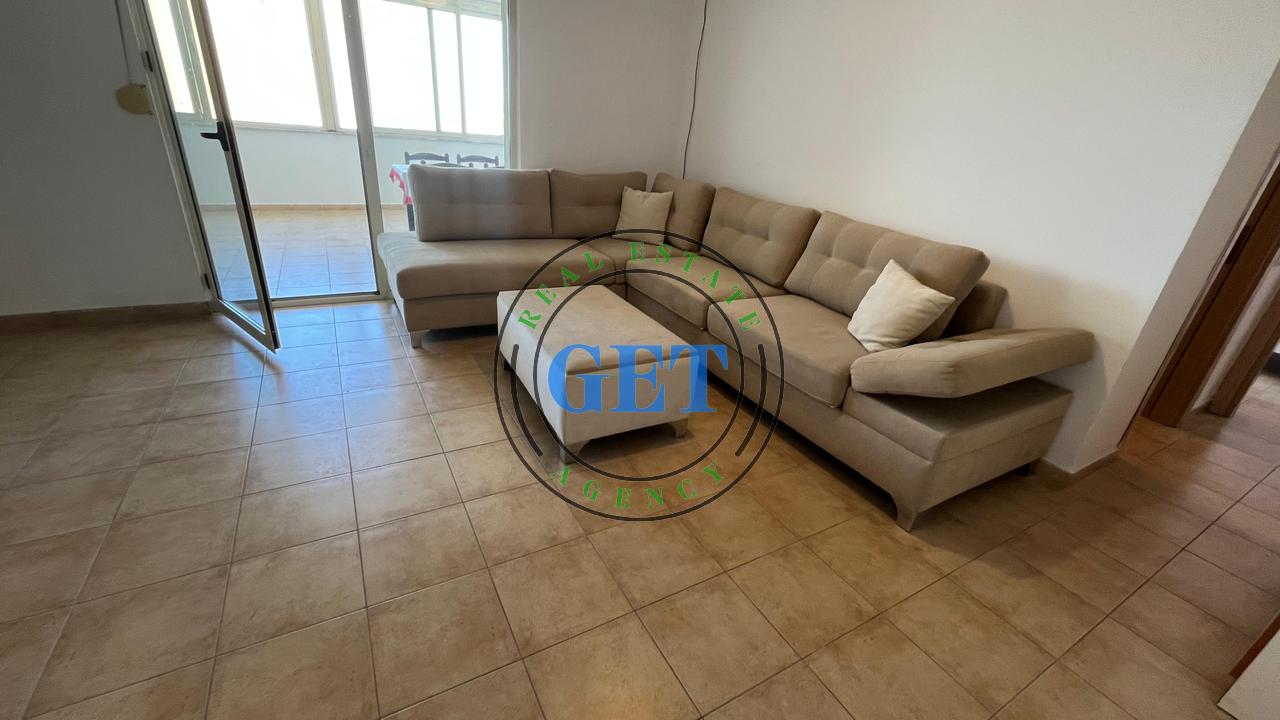 Shitet, Apartament 1+1+Verande , Tek Rotondo, Plepa,Durres.