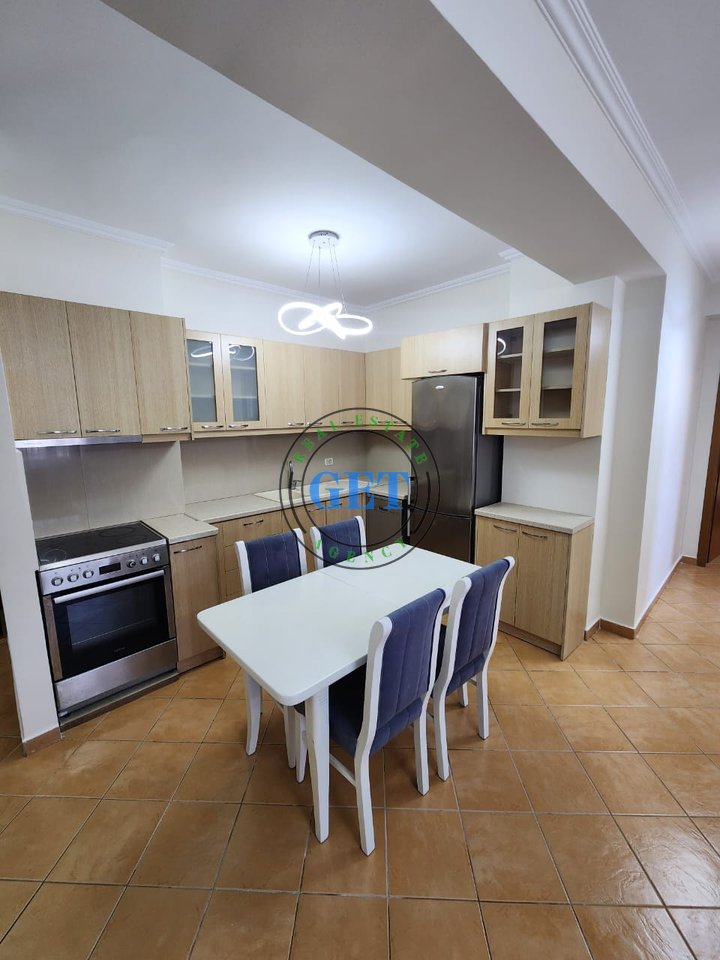 Shitet, Apartament 2+1, Plazh Hekurudha, Durres!