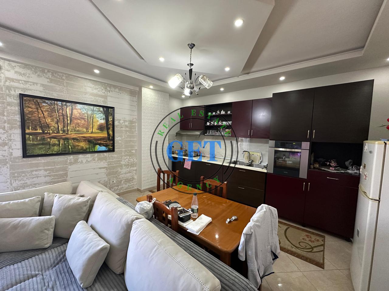Shitet, Apartament 2+1+2, Tek Ish Urt, Durres.
