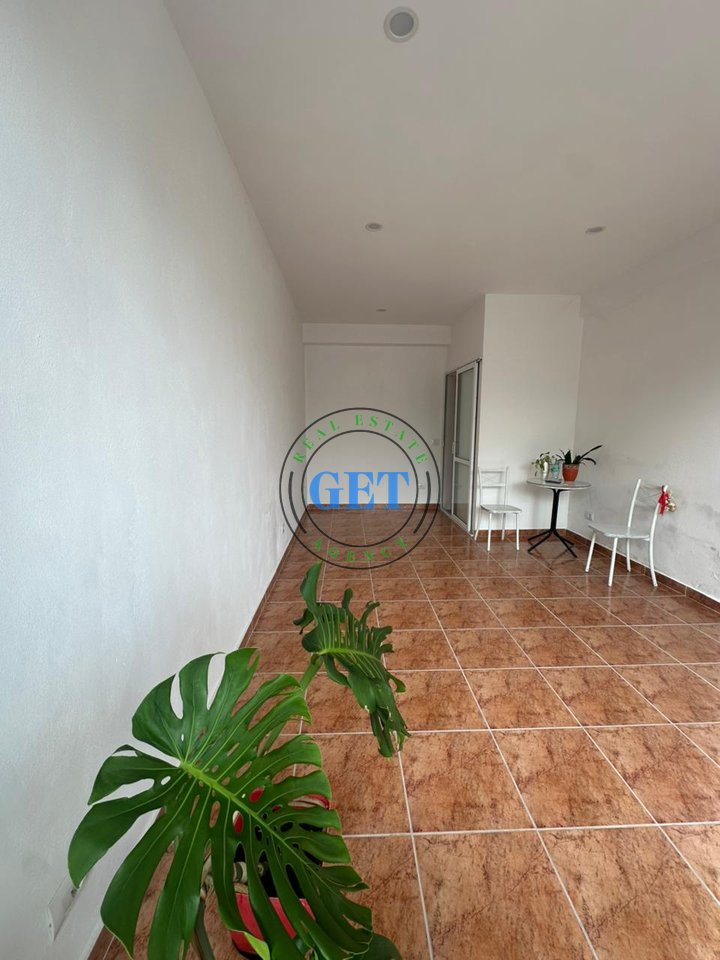 Qira, Ambient Biznesi, Rruga e re e portit,Durres