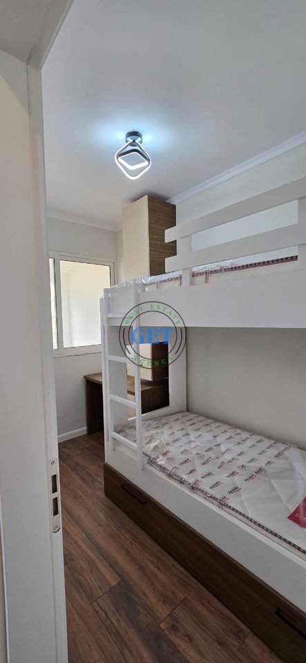 Shitet, Apartament 2+1 me garazh, tek Tregu i Vogel, Durres.