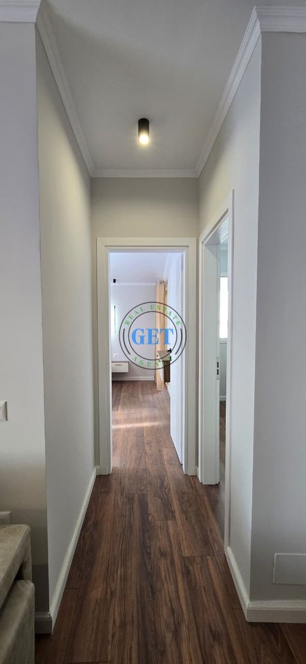 Shitet, Apartament 2+1 me garazh, tek Tregu i Vogel, Durres.