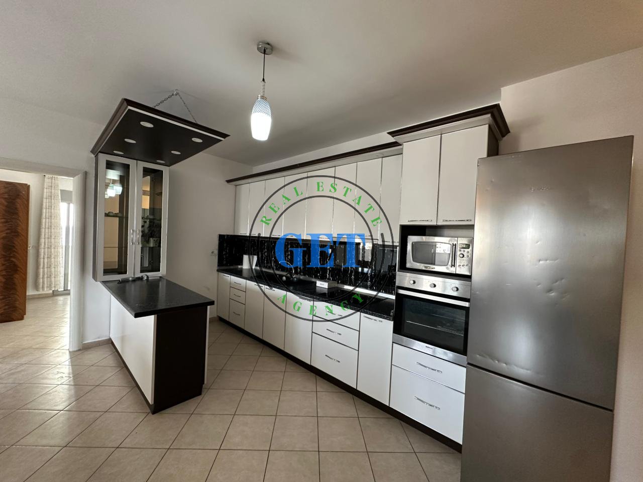 Shitet, Apartament 3+1+Ballkon Stacioni I Trenit, Durres!