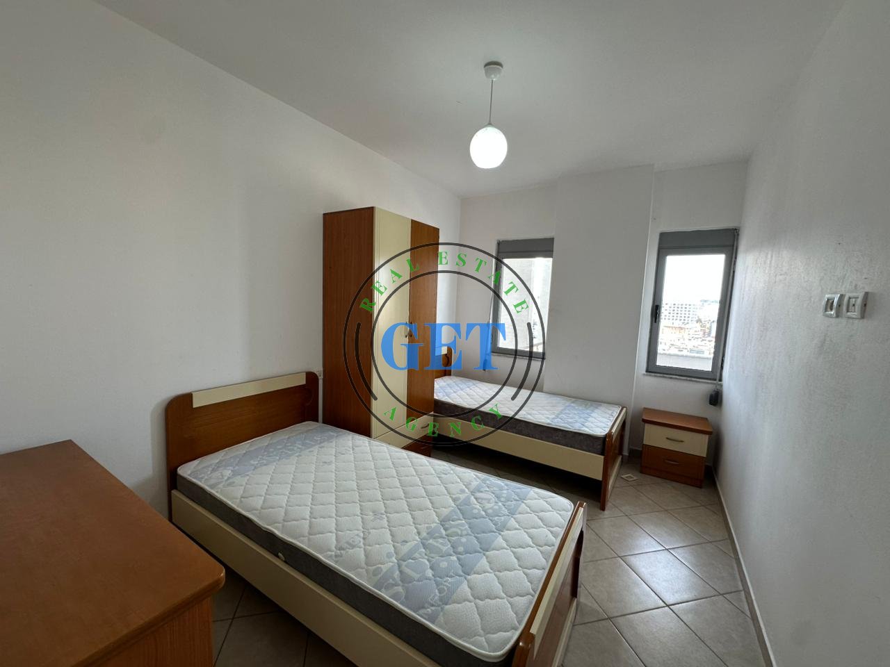 Shitet, Apartament 3+1+Ballkon Stacioni I Trenit, Durres!