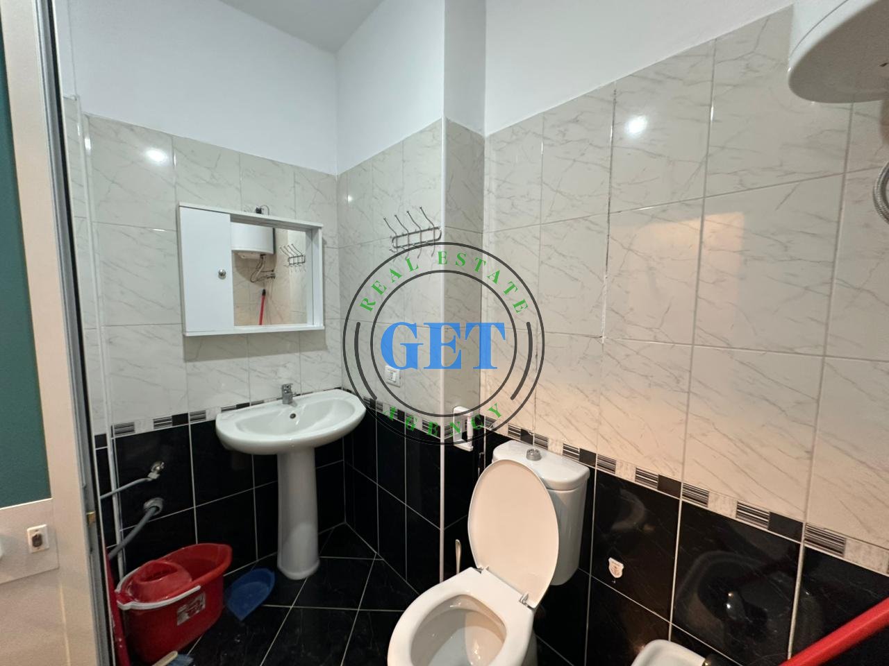 Shitet, Apartament 3+1+Ballkon Stacioni I Trenit, Durres!