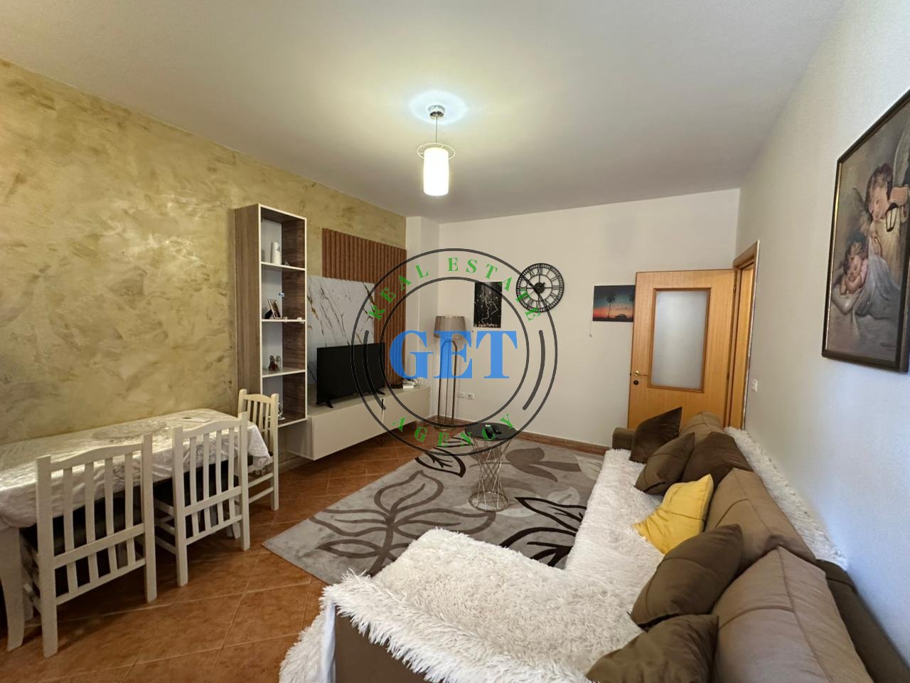Qira, Apartament 1+1, Prane Poliklinikes, Durrës.