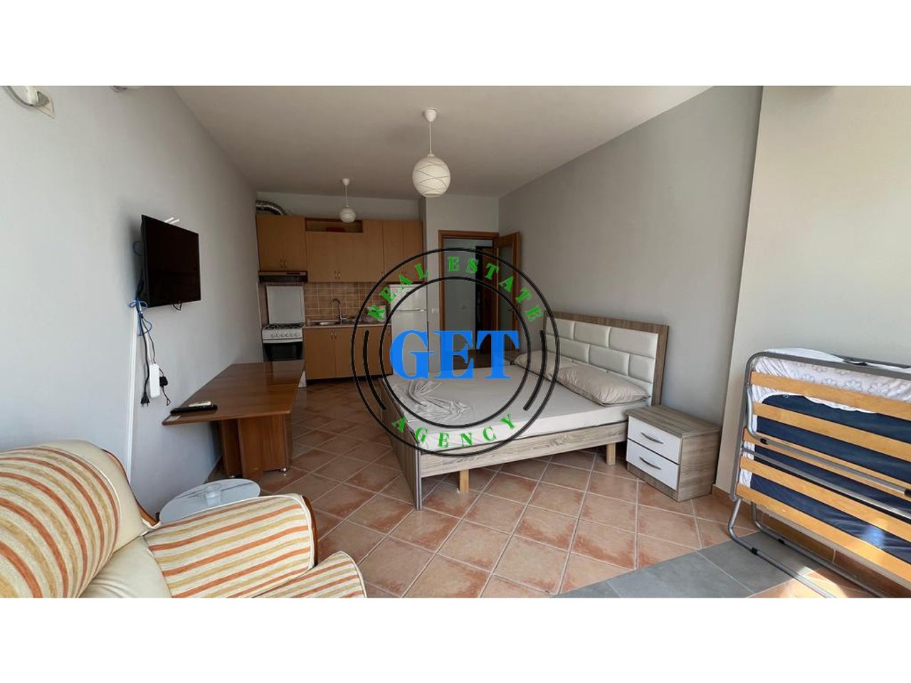 QIRA, LARGE STUDIO APARTMENT, DURRES