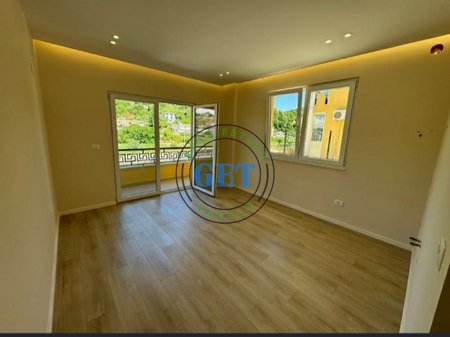 ◆ Appartamento 1+1 con Veranda in Vendita | Colosseo, Roccia di Kavaja, Durazzo