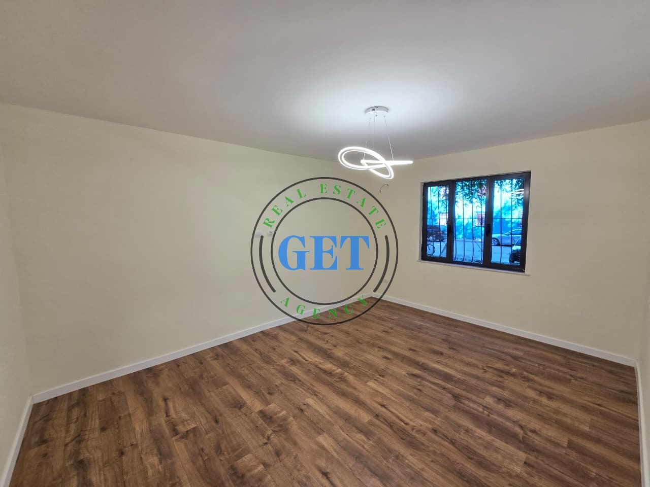 For sale, 2+1 apartment with separate kitchen, at Vala Park, Durres.