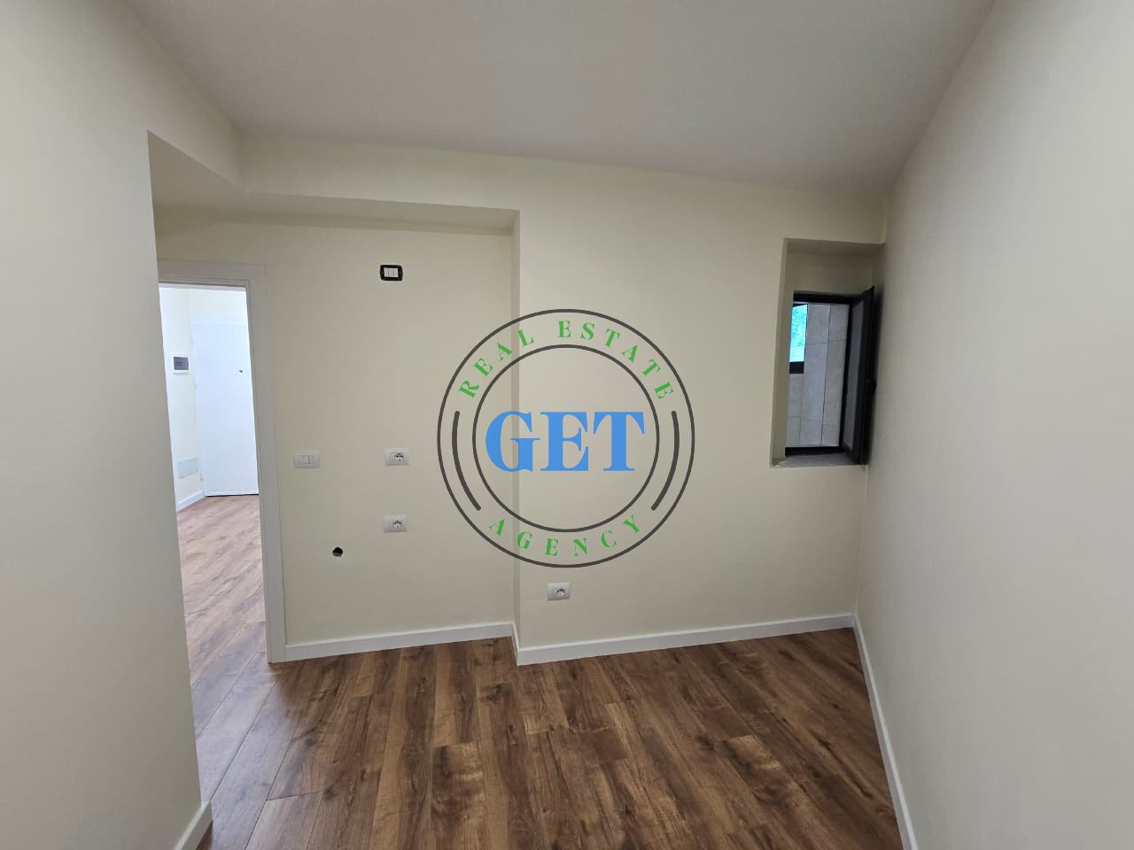 For sale, 2+1 apartment with separate kitchen, at Vala Park, Durres.