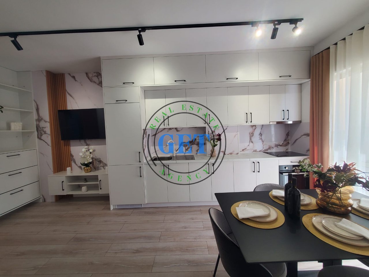 Shitet, Apartament 1+1,Rrota Kuqe Plazh  , Durres!!!!!