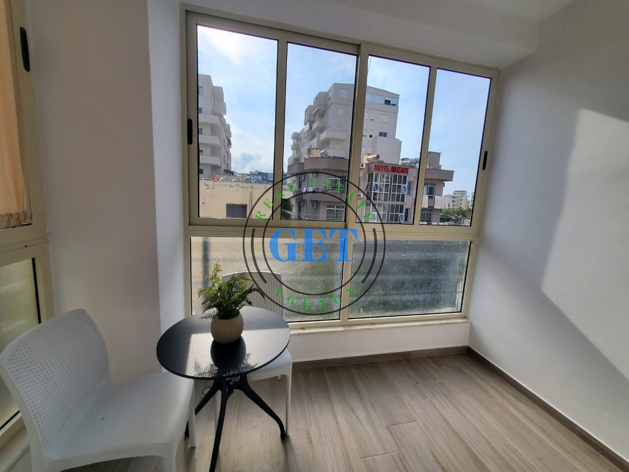 Shitet, Apartament 1+1,Rrota Kuqe Plazh  , Durres!!!!!