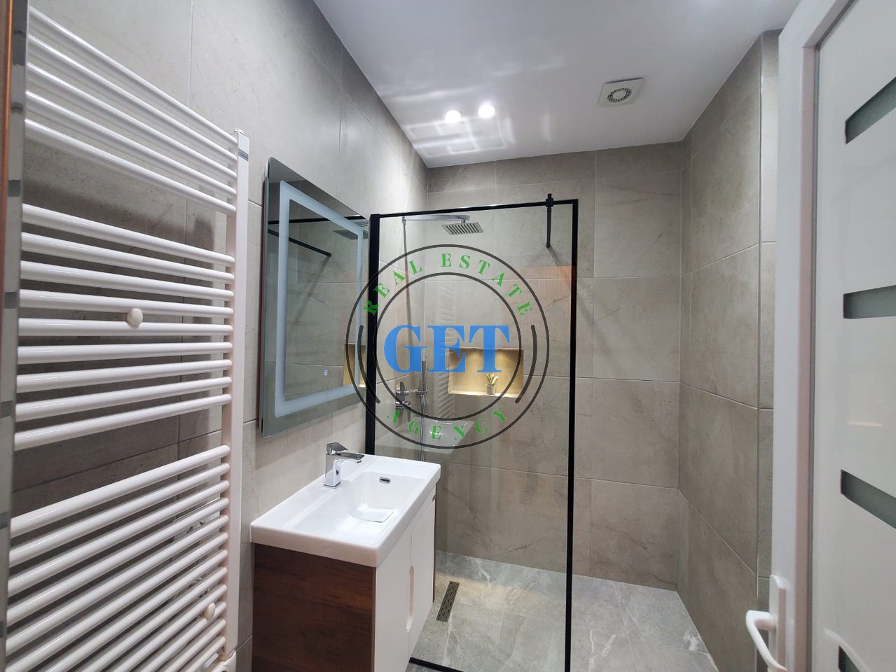 Shitet, Apartament 1+1,Rrota Kuqe Plazh  , Durres!!!!!