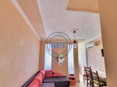 Jepet me qira Apartament Garsoniere e Organizuar ne 1+1, Plazh Iliria, Durrës