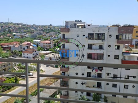 Shitet Apartament 2+1, pranë Shkollës “Bajram Curri”, Plazh, Durrës