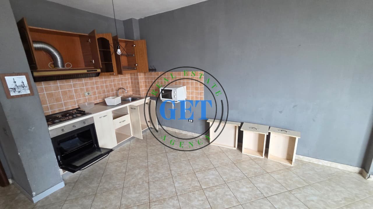 Qira, Apartament 2+1, lagjia 18, Durres