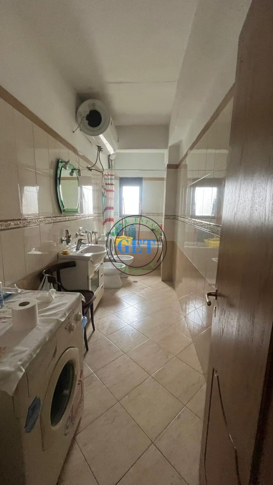 Jepet me Qira Apartament 2+1,Tek Stadiumi, Durrës