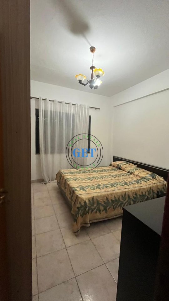 Jepet me Qira Apartament 2+1,Tek Stadiumi, Durrës