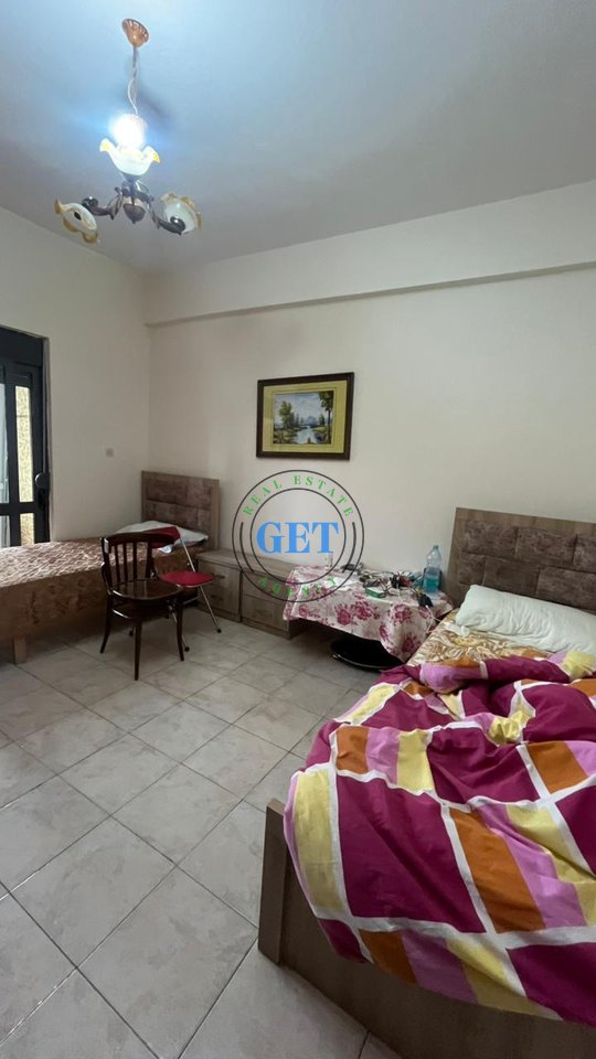 Jepet me Qira Apartament 2+1,Tek Stadiumi, Durrës