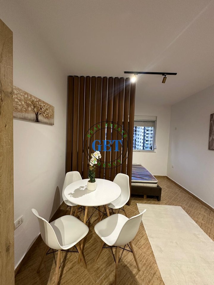 Shitet Garsoniere, Shkëmbi i Kavajës,Durres.