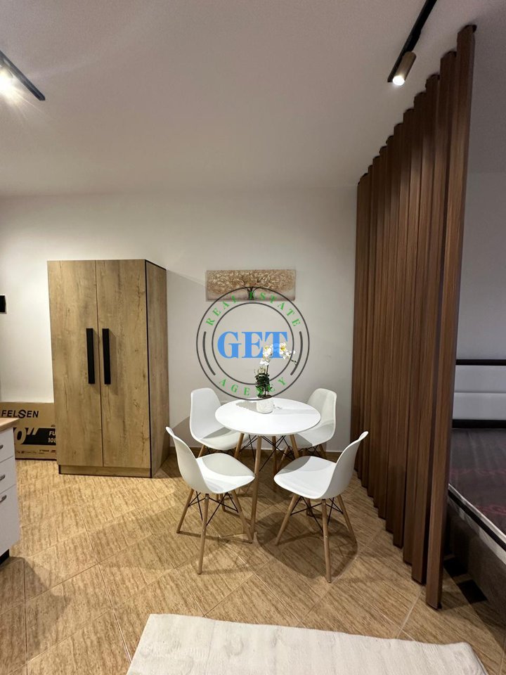 Shitet Garsoniere, Shkëmbi i Kavajës,Durres.