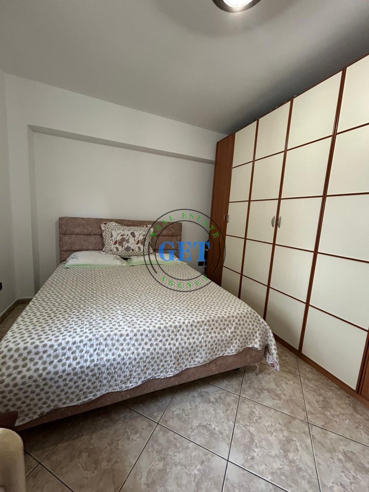 Jepet me qira Apartament 2+1, pranë Spitalit, Durrës