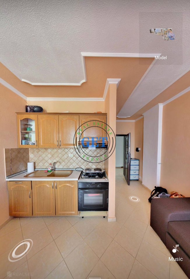 Jepet me qira Apartament Garsoniere e Organizuar ne 1+1, Plazh Iliria, Durrës