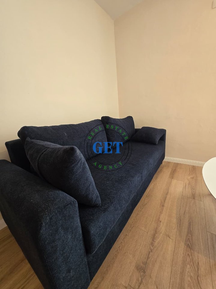 Shitet Garsoniere, Plazh Hekurudha, Durrës