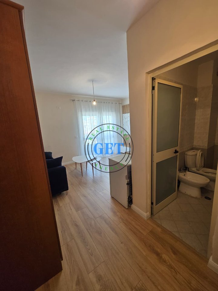 Shitet Garsoniere, Plazh Hekurudha, Durrës