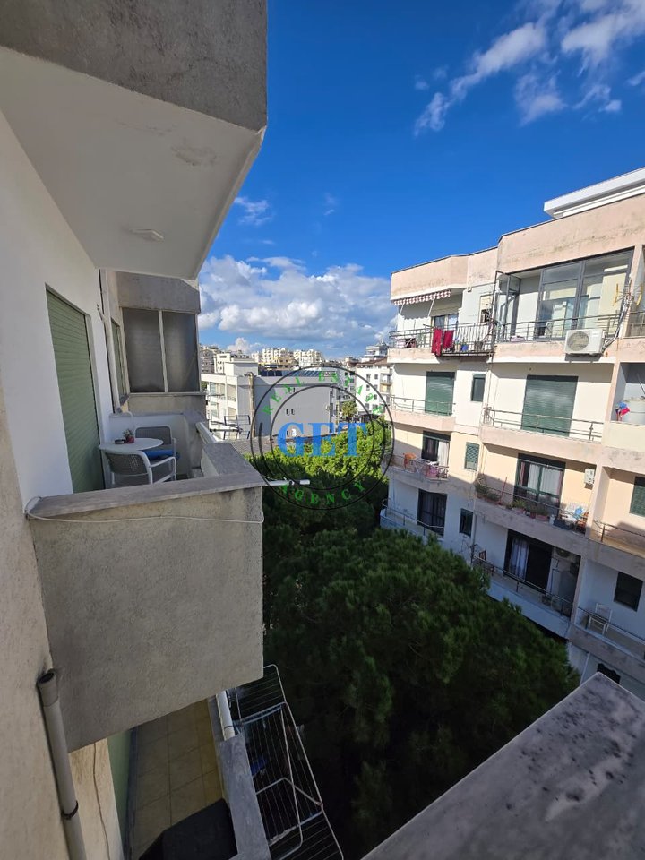 Shitet Garsoniere, Plazh Hekurudha, Durrës