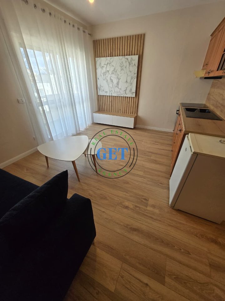 Shitet Garsoniere, Plazh Hekurudha, Durrës