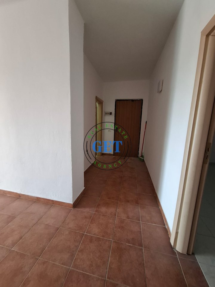 Shitet Apartament 2+1, pranë Shkollës “Bajram Curri”, Plazh, Durrës
