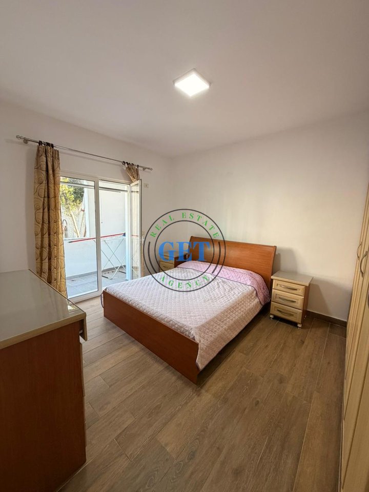 Jepet me qira kati i parë i një shtëpie private, Kënet, Durrës