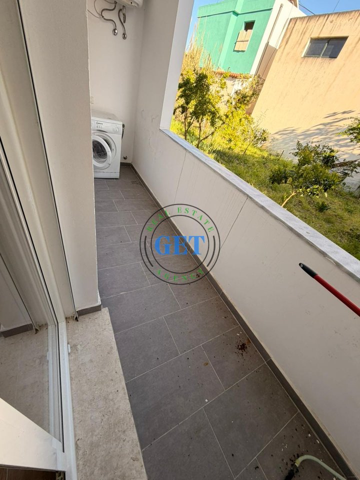 Jepet me qira kati i parë i një shtëpie private, Kënet, Durrës