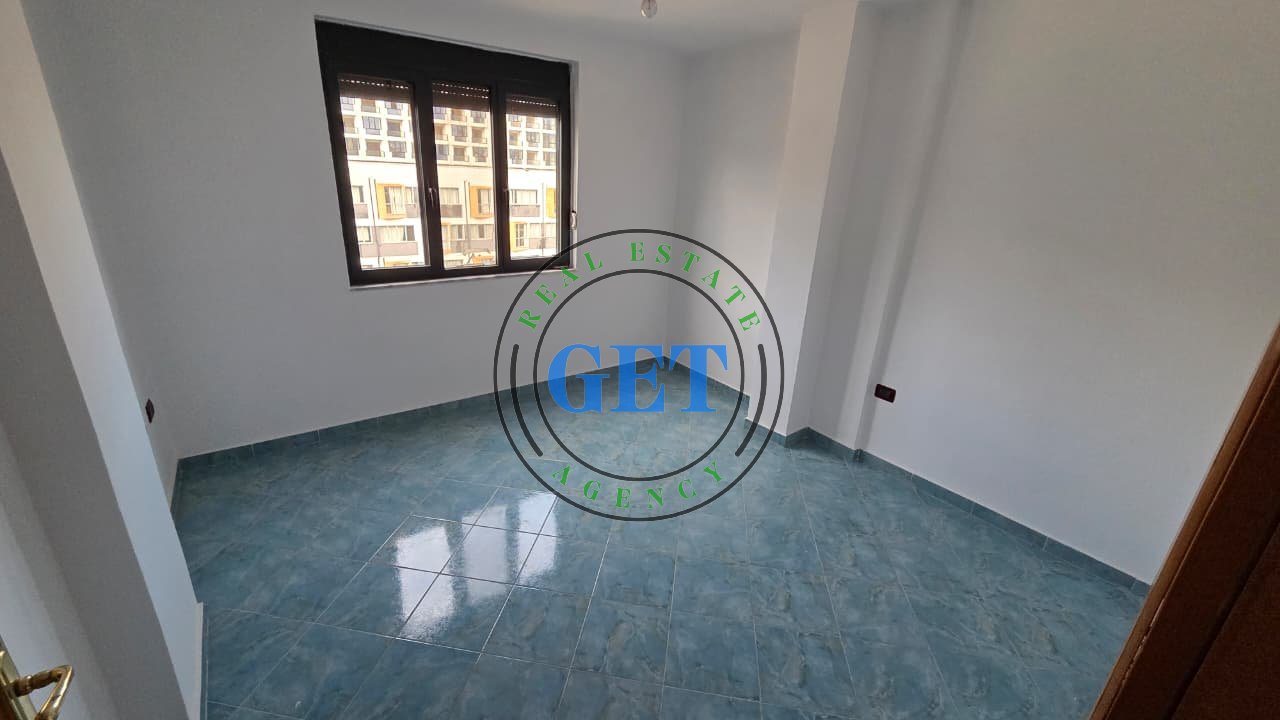 Shitet Apartament 2+1, Pallati i Sportit, Durrës