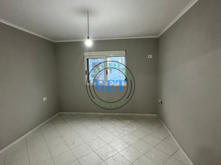 Shitet, Apartament 1+1, pranë Vala Park,Durrës.